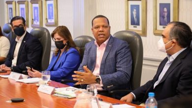 Eddy Alcántara y sector empresarial se reúnen para fortalecer a Pro  Consumidor