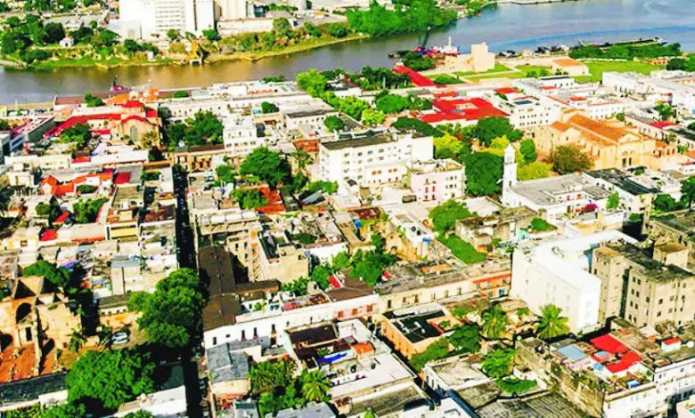 Promueve turismo e inversiones para el país