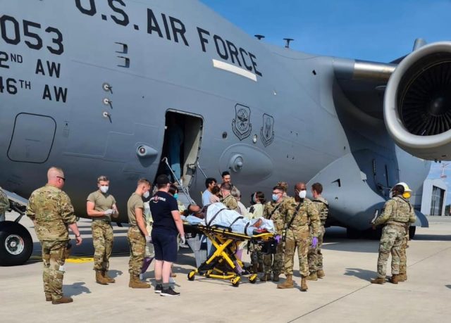 Una afgana da a luz a bordo de un avión militar de evacuación de EEUU Una afgana da a luz a bordo de un avión militar de evacuación de EEUU