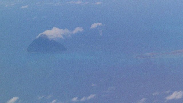 Una erupción volcánica crea una nueva isla en Japón Una erupción volcánica crea una nueva isla en Japón